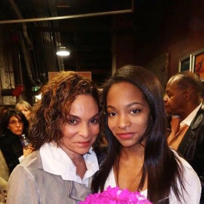 Imani Duckett posing with her mother, Jasmine Guy for a photoshoot.